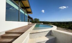 Luxurious Mansion with Pool